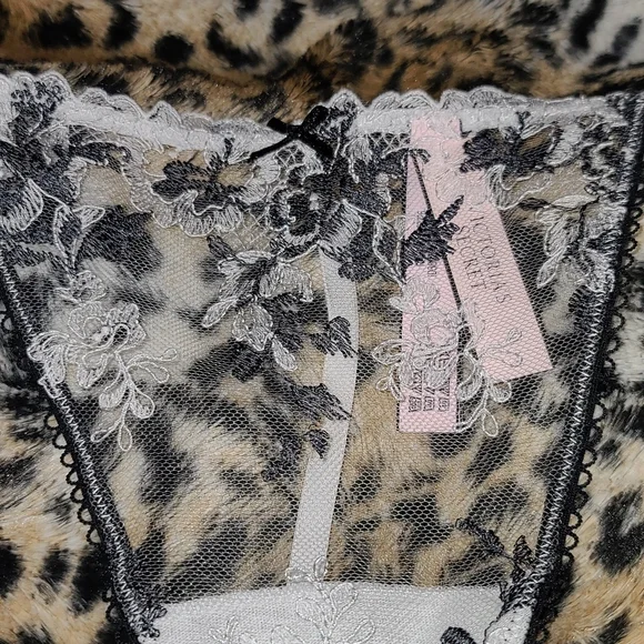 Victoria Secret Panty - Picture 5 of 10